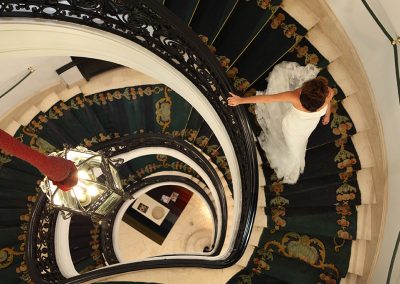 Bajando la novia.